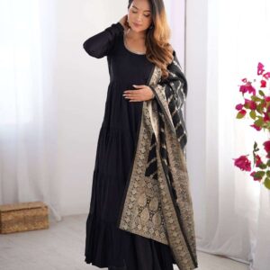 Women's Solid Anarkali Kurti With Pant And Banarasi Silk Dupatta Set