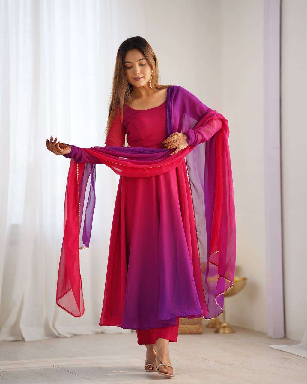 Women's Pure Romansilk Chanderi Tie-Dye Anarkali Kurti Pant With Dupatta Set - Image 6