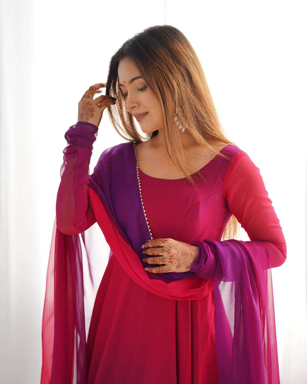 Women's Pure Romansilk Chanderi Tie-Dye Anarkali Kurti Pant With Dupatta Set - Image 7