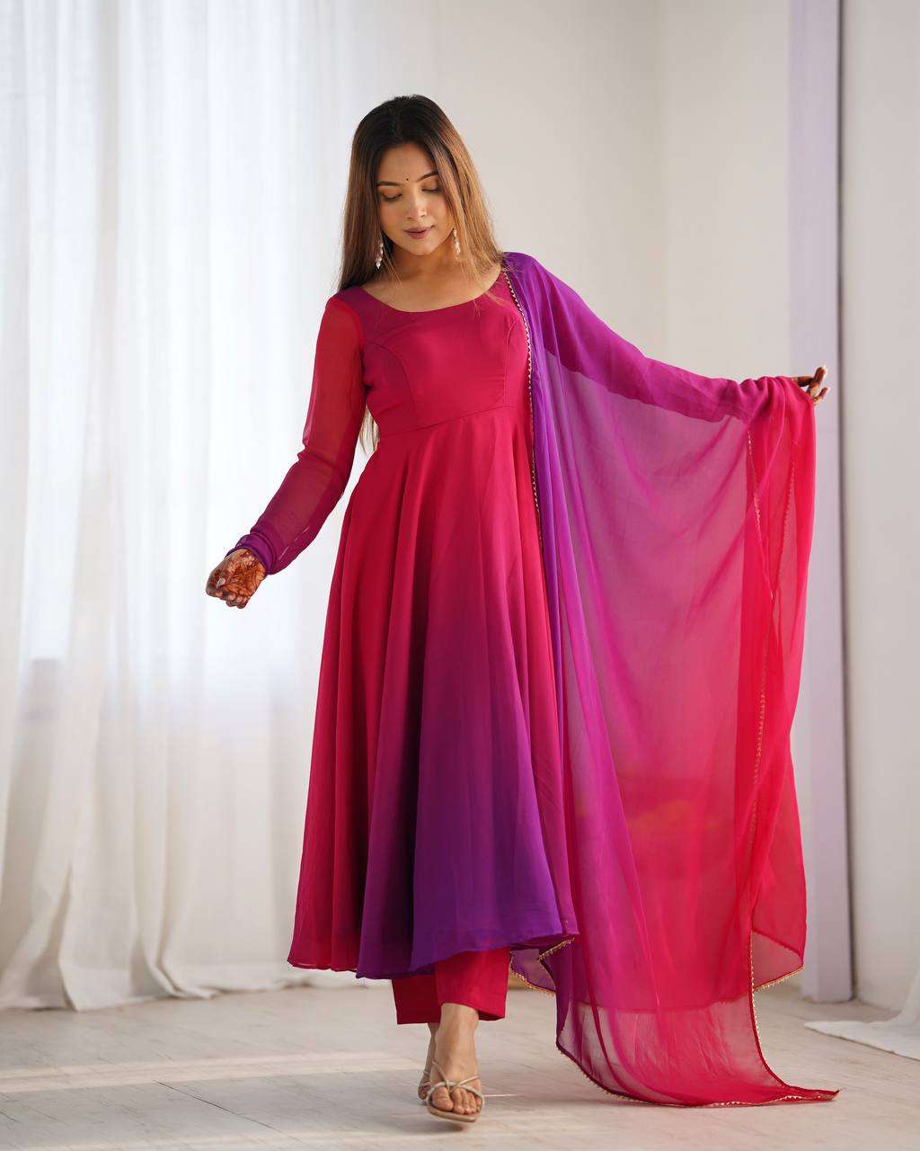 Women's Pure Romansilk Chanderi Tie-Dye Anarkali Kurti Pant With Dupatta Set - Image 8