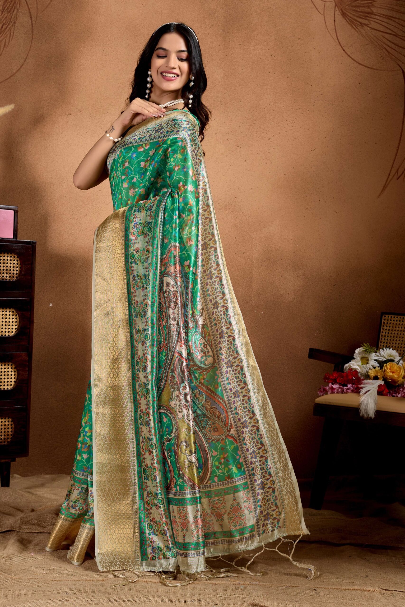 Green Soft Silk Blend Saree with Paisley & Floral Zari Weave - Image 2