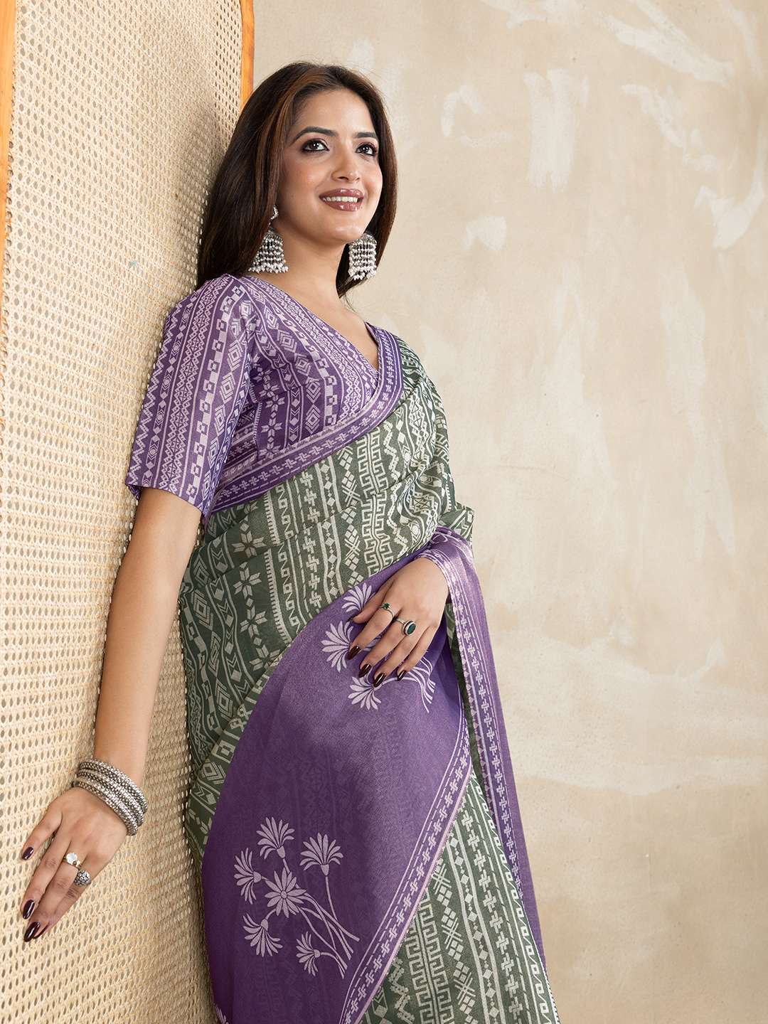 Elegant Teal Green and Mauve Pink Linen Saree with Geometric and Floral Prints - Image 6