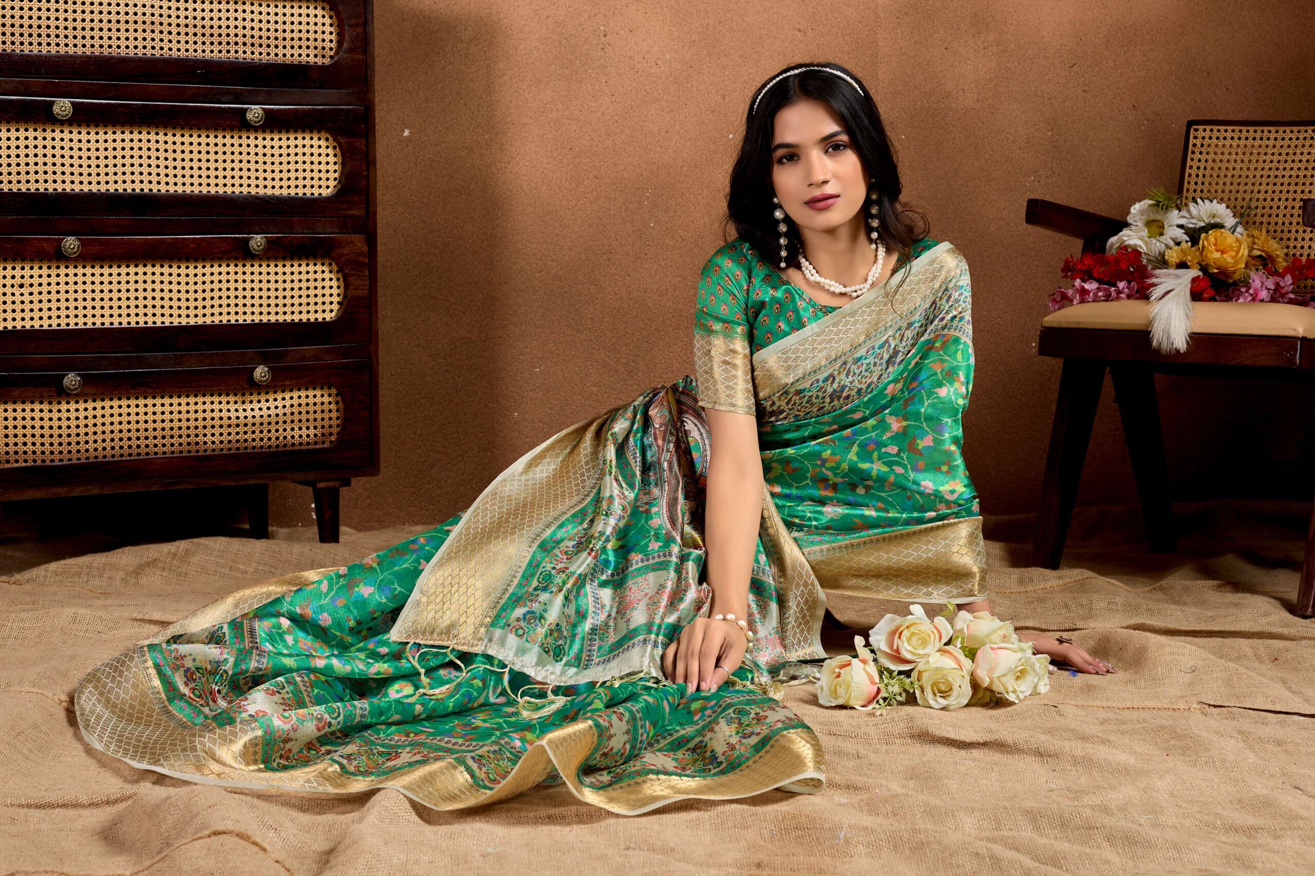 Green Soft Silk Blend Saree with Paisley & Floral Zari Weave - Image 3